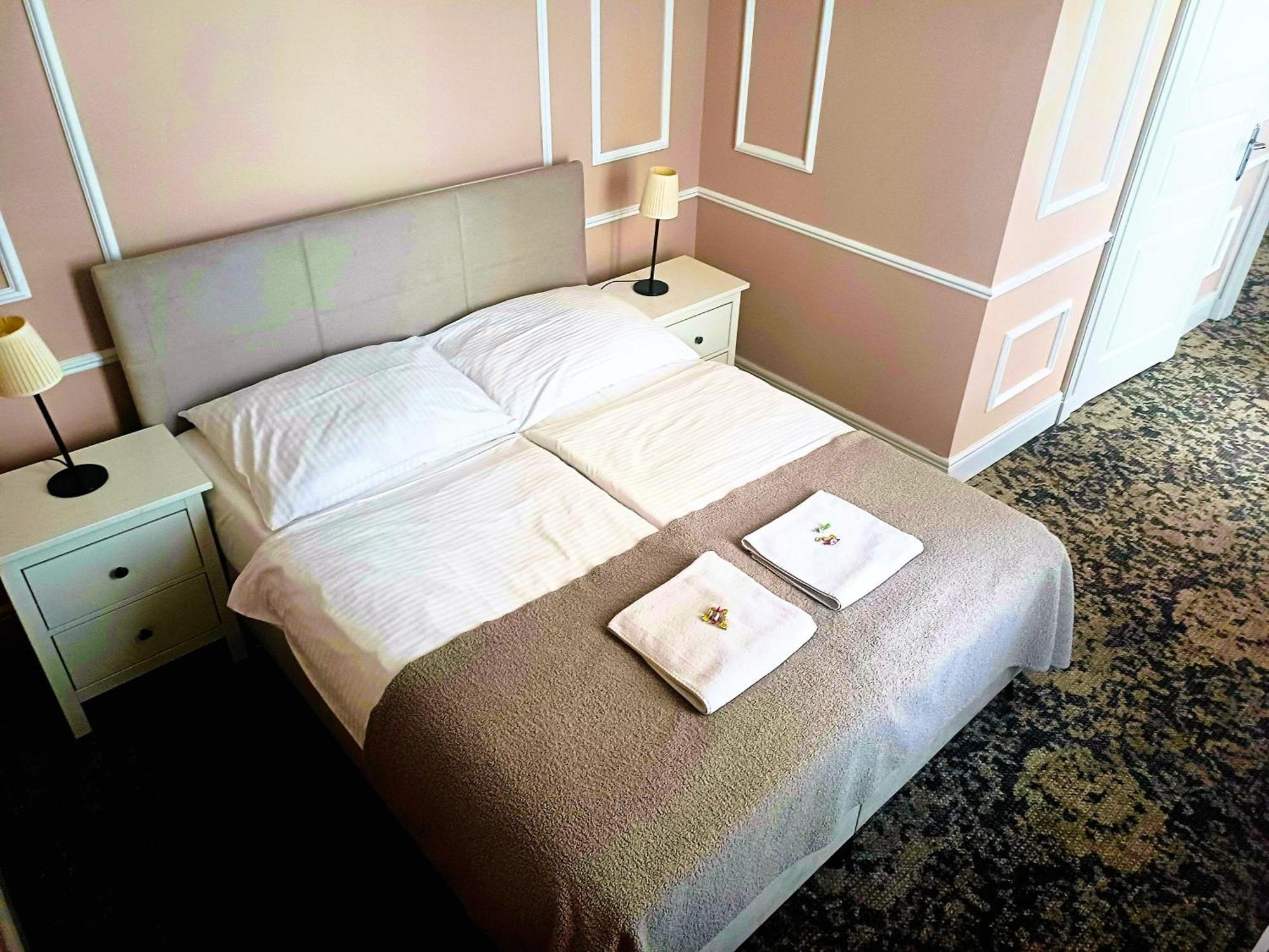 Aparthotel Platinum Apartamenty イノブロツワフ エクステリア 写真
